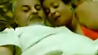 الحاج ينيك زوجت ابنه - سكس عربي